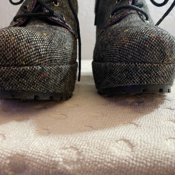 BLOWFISH Blowfish Womens Herringbone Platform Booties - Picture 2 of 16